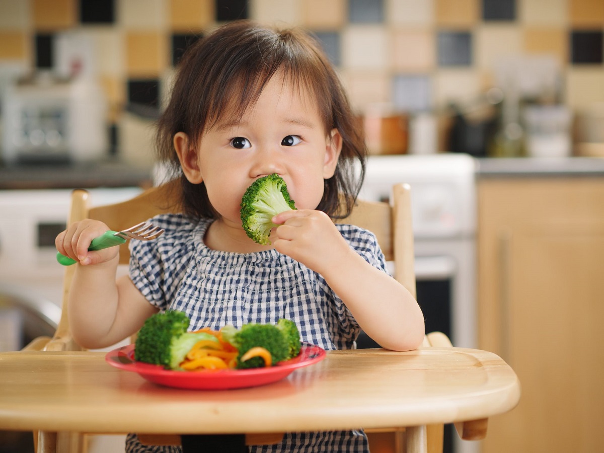 Tổng hợp những loại rau giàu canxi mẹ có thể cho bé ăn