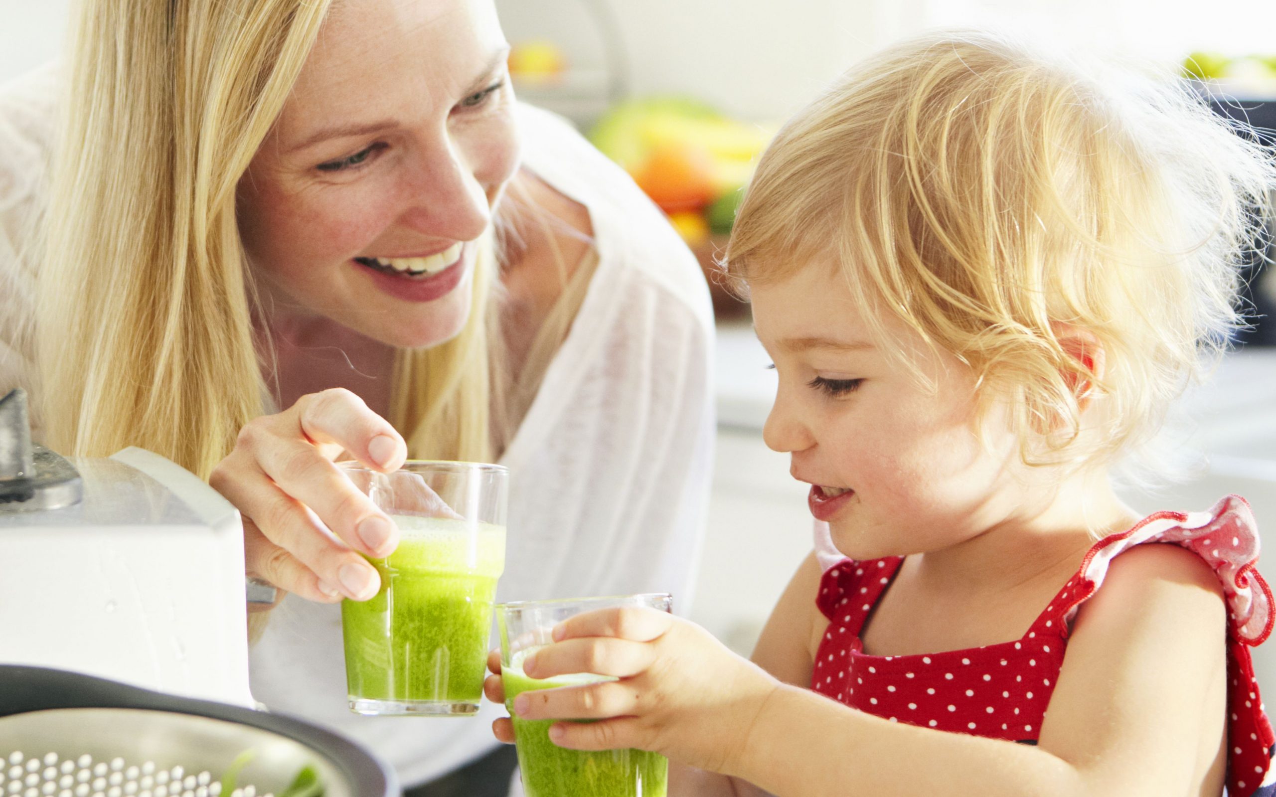 Các loại nước ép trái cây tốt cho sức khỏe trẻ em mà mẹ nên lưu ý