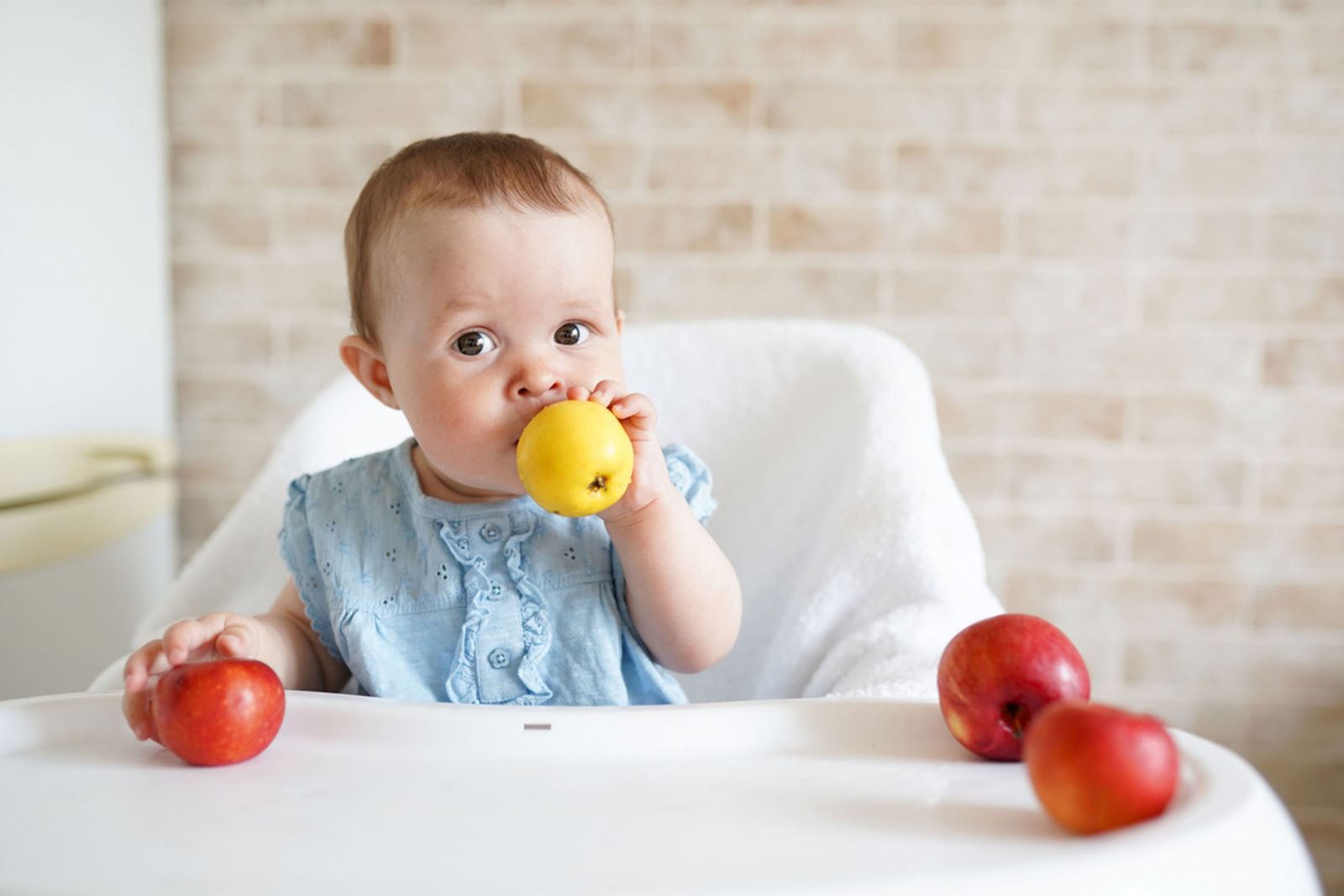 Bật mí cho mẹ những loại trái cây nên thường xuyên cho bé