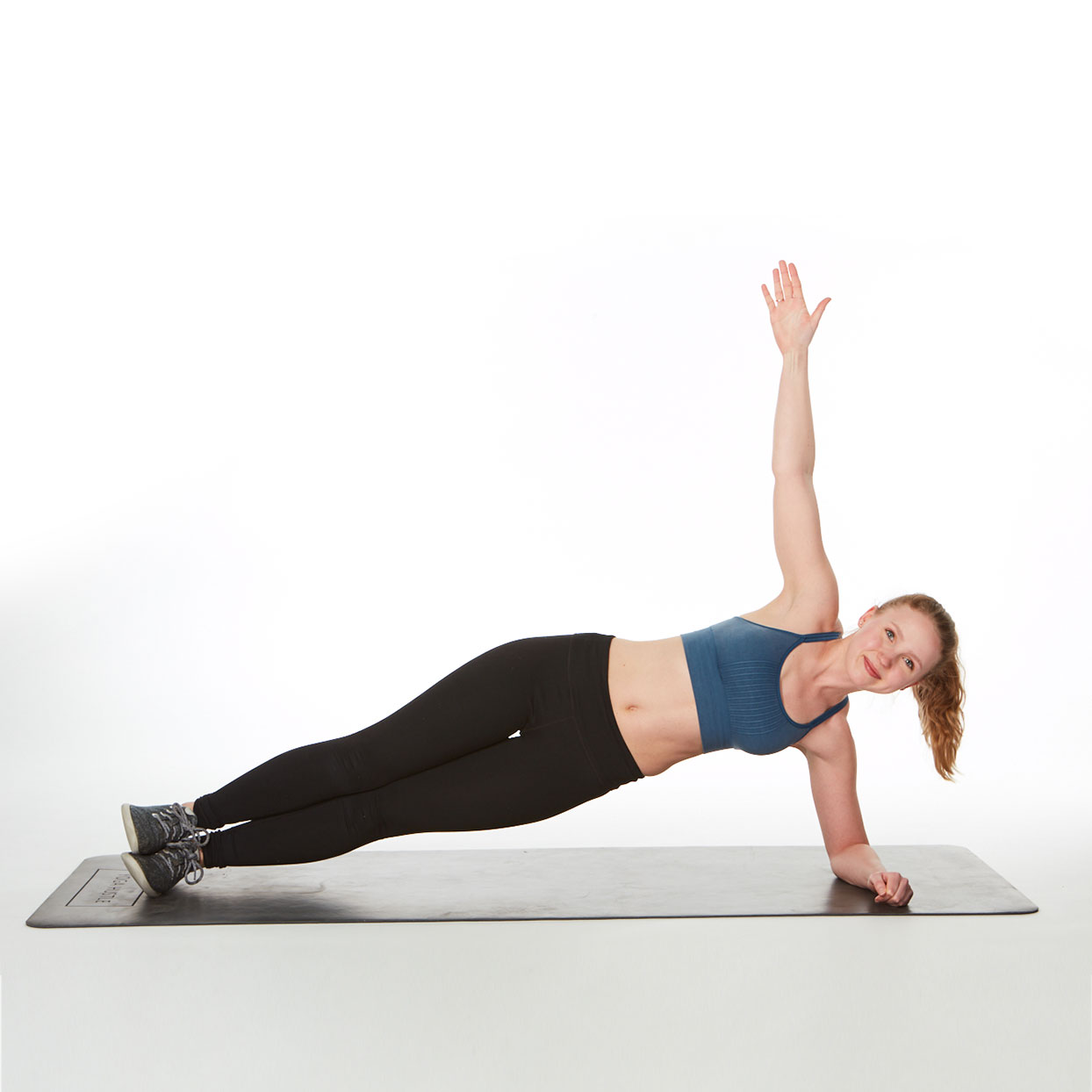 Hướng dẫn bài tập Plank kết hợp nâng tay